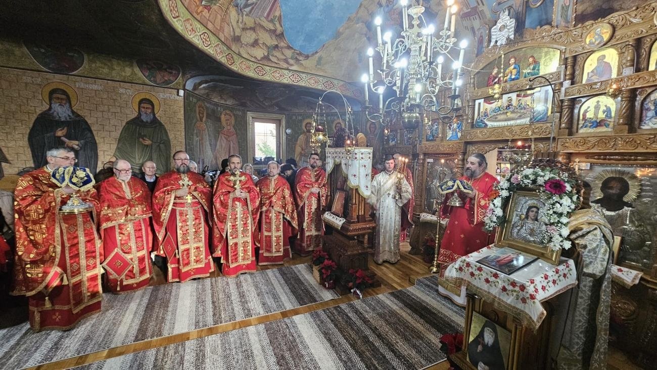 Slujbă arhierească de sărbătoarea  Sfintei Varvara, hramul Parohiei Văratec 279781