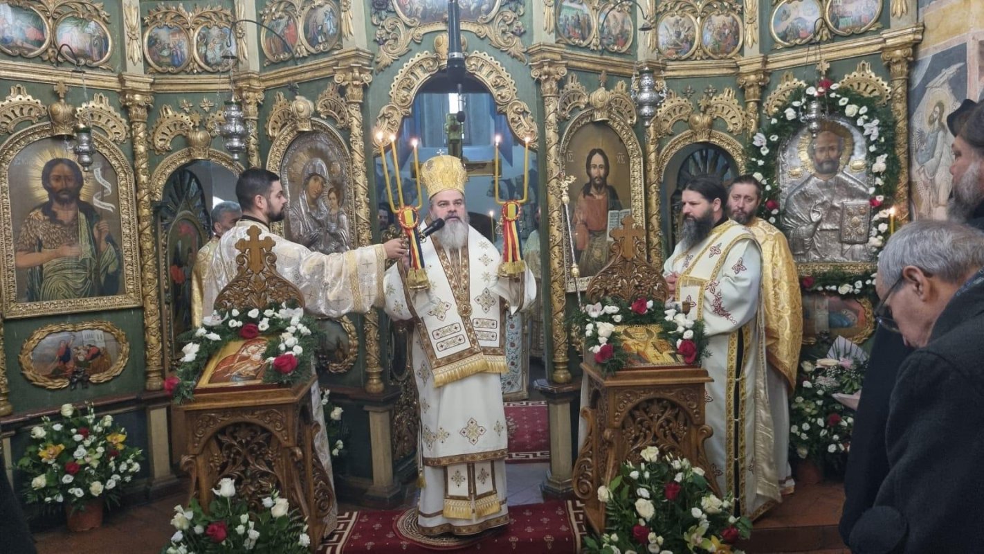 Hramul Mănăstirii Coșula 279944