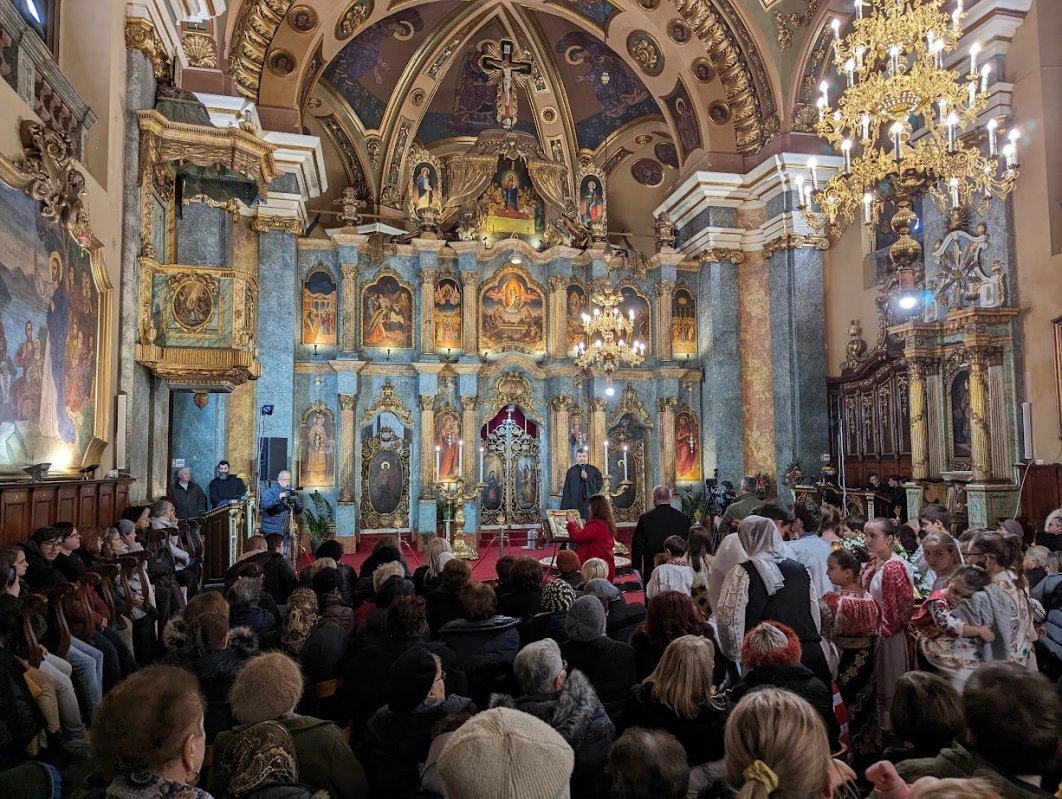 Concert de colinde susținut de tineri bănățeni  280206