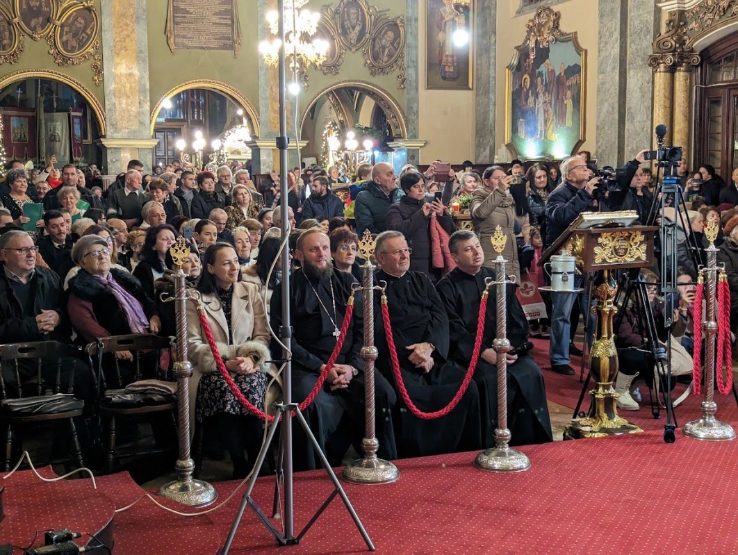 Concert de colinde susținut de tineri bănățeni  280208