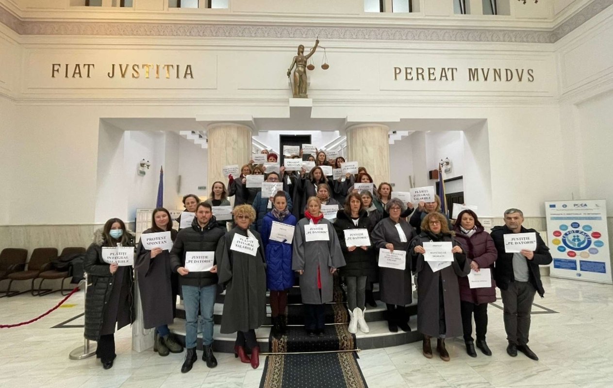 Proteste ale grefierilor și polițiștilor 280398