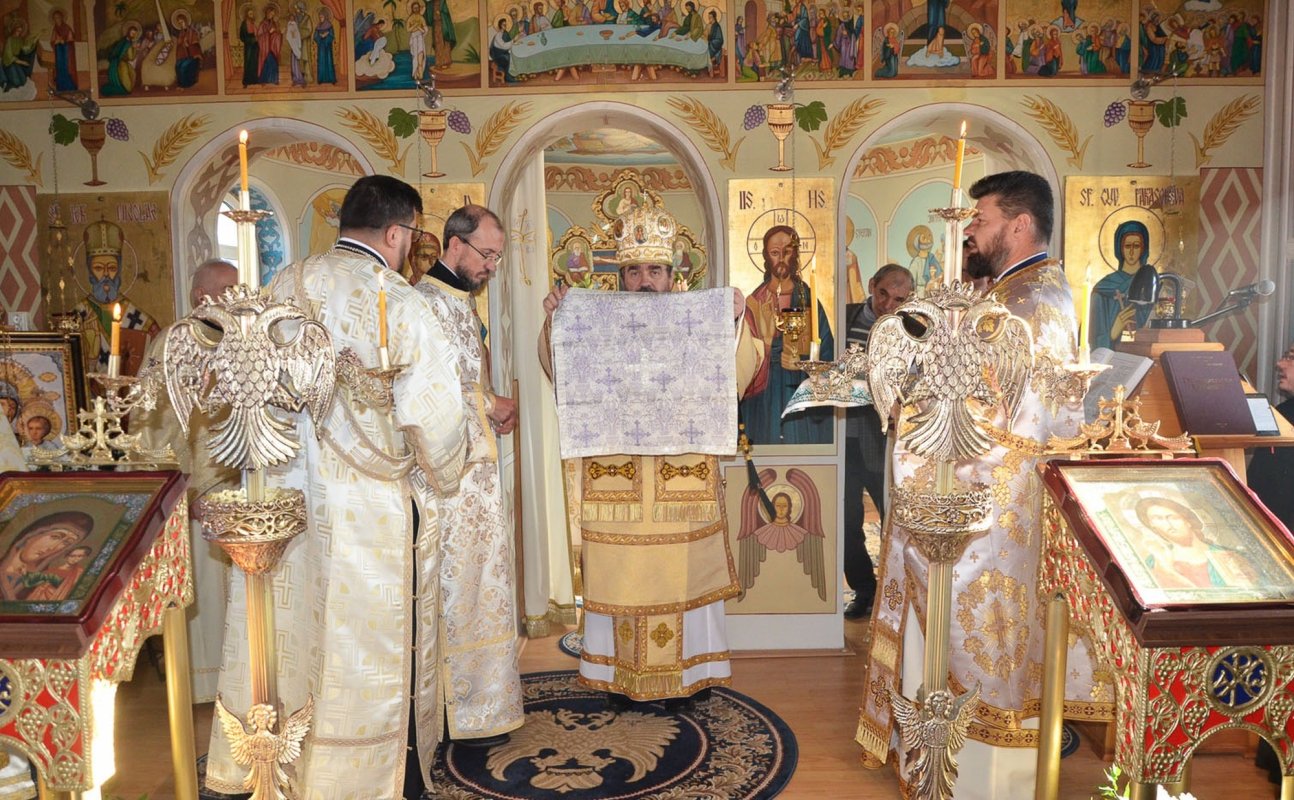 Slujiri arhiereşti din Episcopia Devei şi Hunedoarei 280409