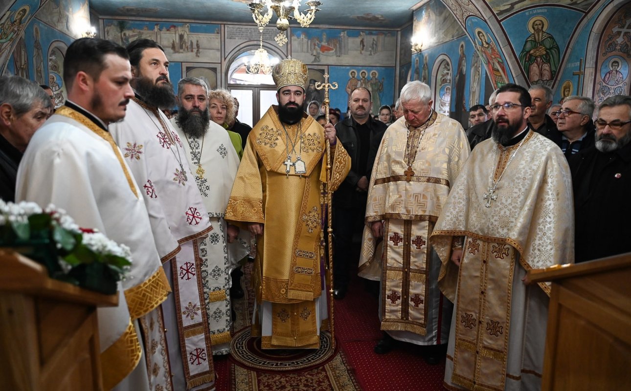 Slujiri arhiereşti din Episcopia Devei şi Hunedoarei 280410