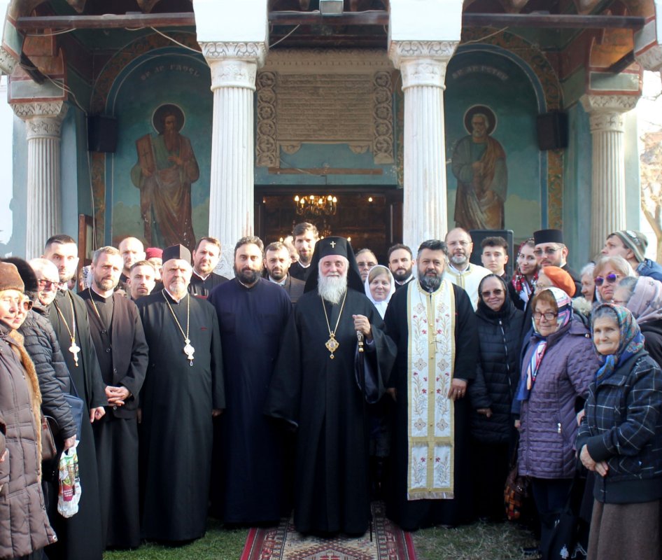 Cinstire adusă Sfântului Spiridon și concert de colinde la Craiova 280601