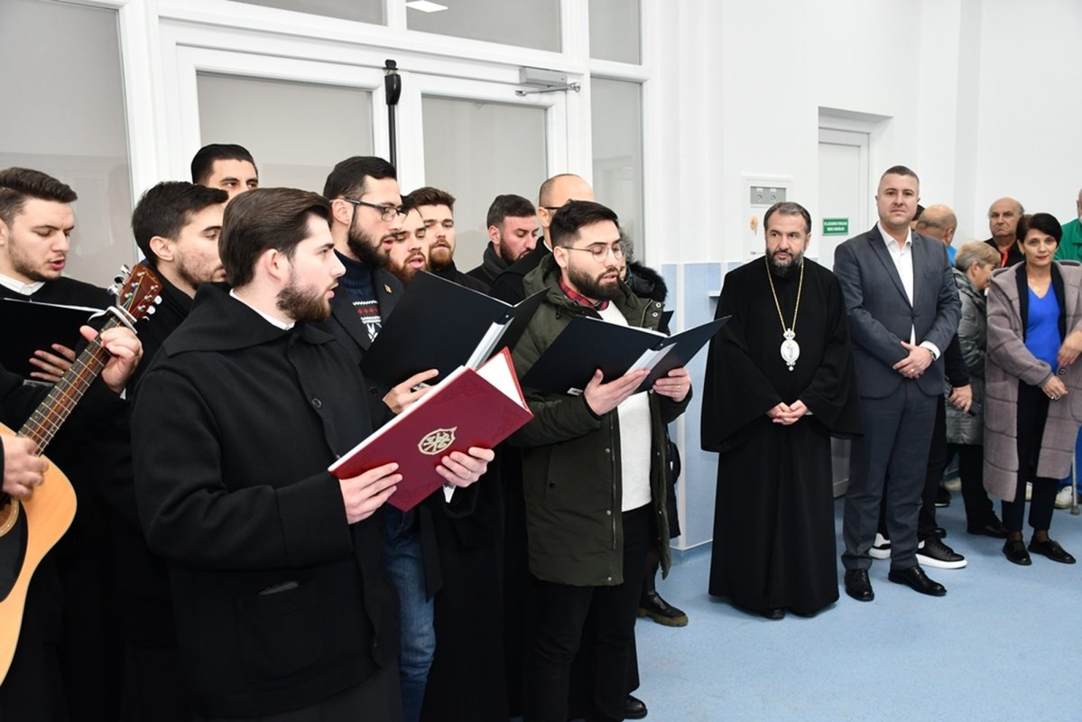 Colinde și daruri pentru credincioşi în Episcopia Caransebeșului 280622