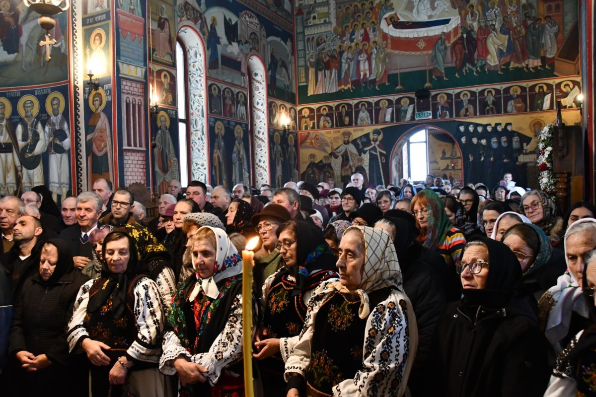 Sfântul Ierarh Spiridon cinstit la Mănăstirea Strâmba 280570