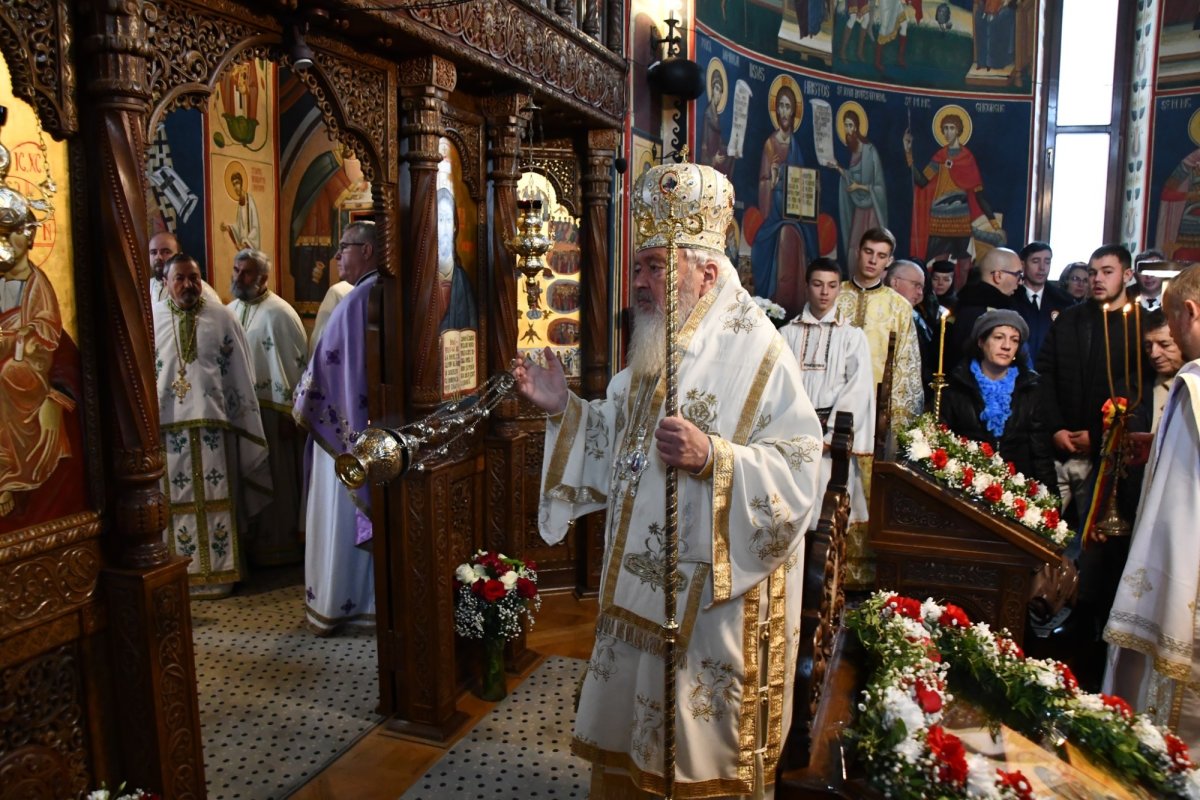 Sfântul Ierarh Spiridon cinstit la Mănăstirea Strâmba 280571