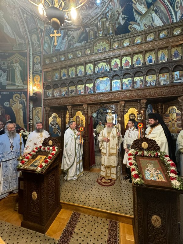 Sfântul Ierarh Spiridon cinstit la Mănăstirea Strâmba 280573