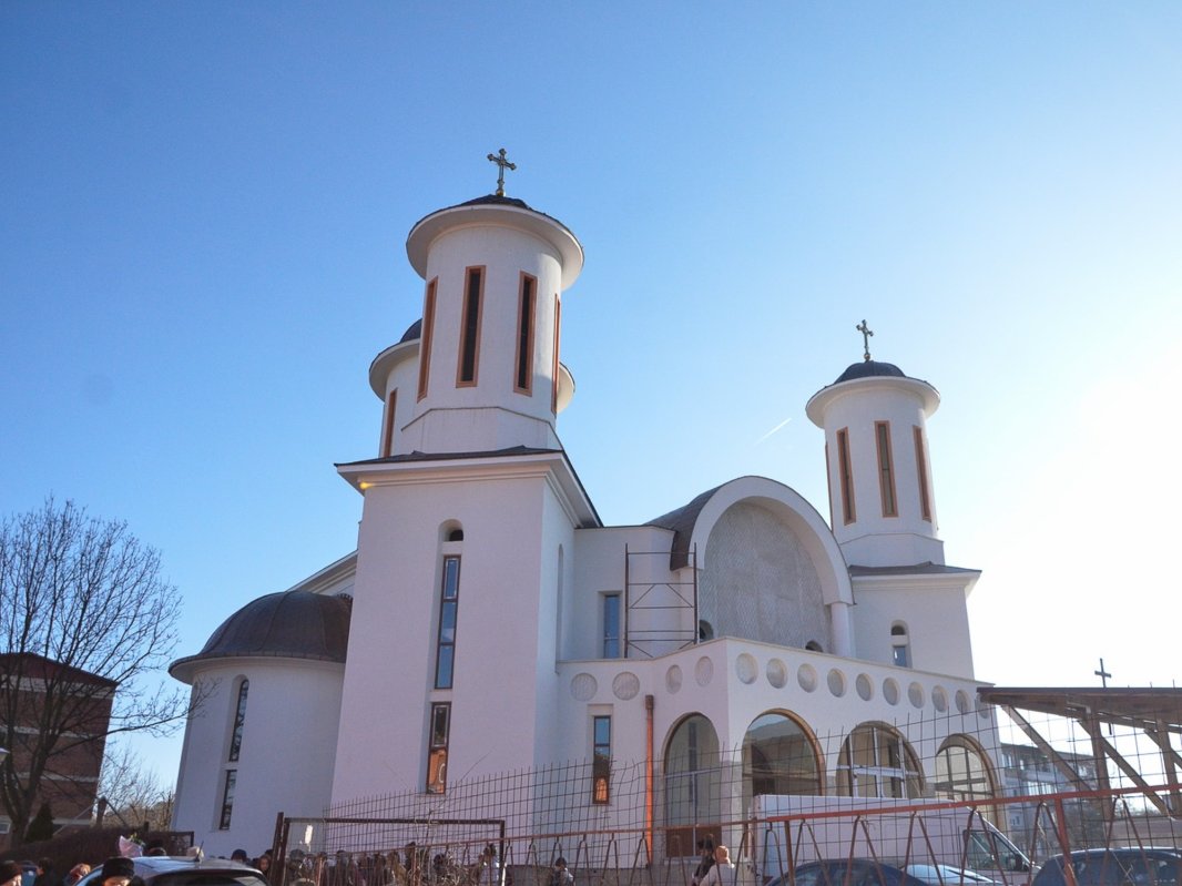Hram la Biserica „Sfântul Ierarh Spiridon” din Hunedoara 280694