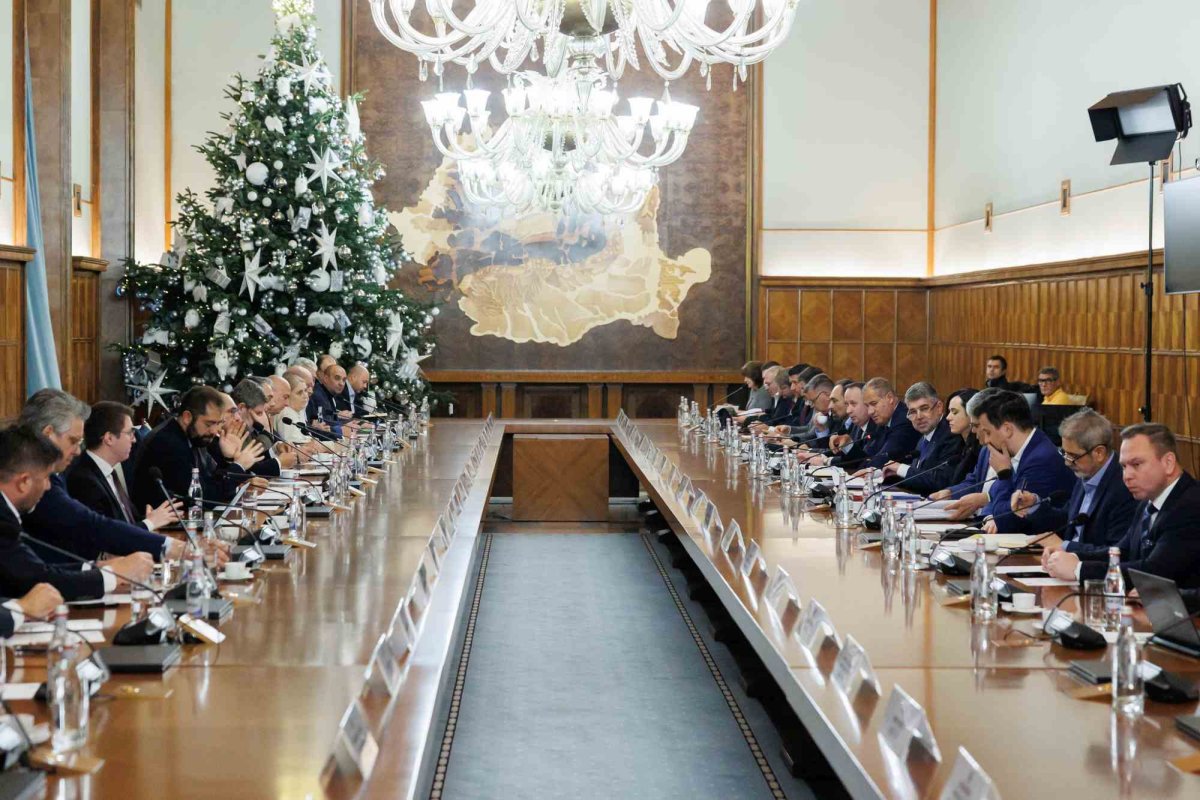 Negocieri privind salariul minim 280675