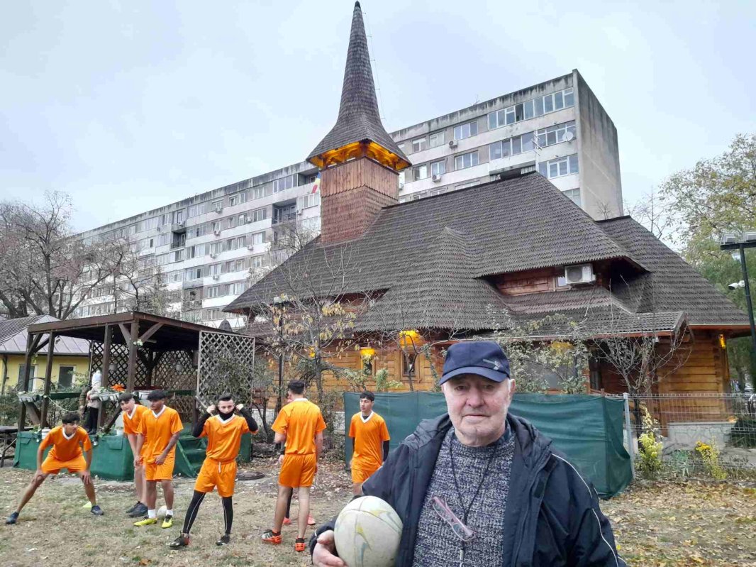 Activități sportive pentru tineri la o parohie din Drumul Taberei 281292