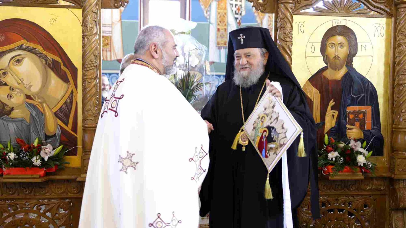 Liturghie arhierească în Parohia Șelimbăr 2, Sibiu 281219