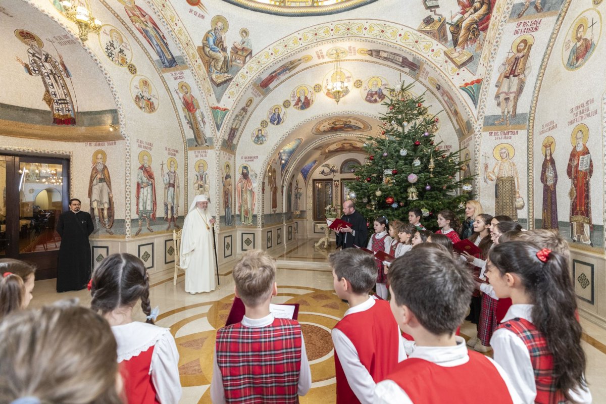 Primii colindători la Reședința Patriarhală din București 281308