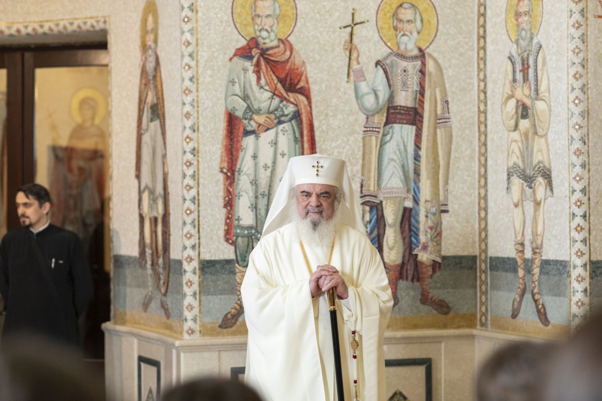 Primii colindători la Reședința Patriarhală din București 281310