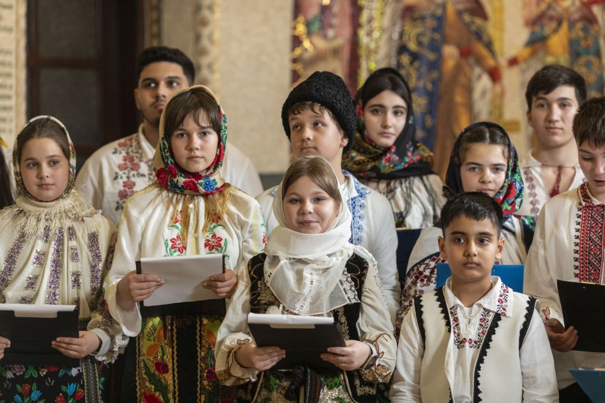 Primii colindători la Reședința Patriarhală din București 281314