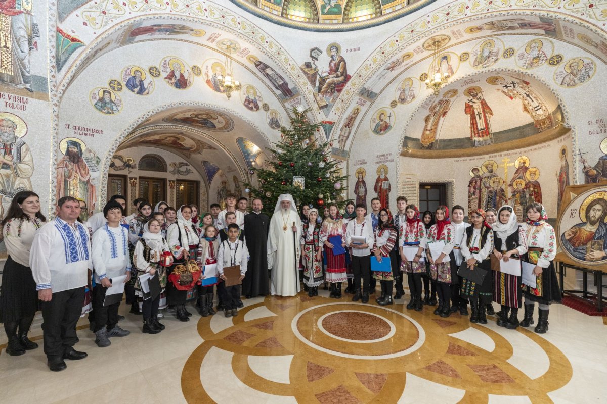 Primii colindători la Reședința Patriarhală din București 281323