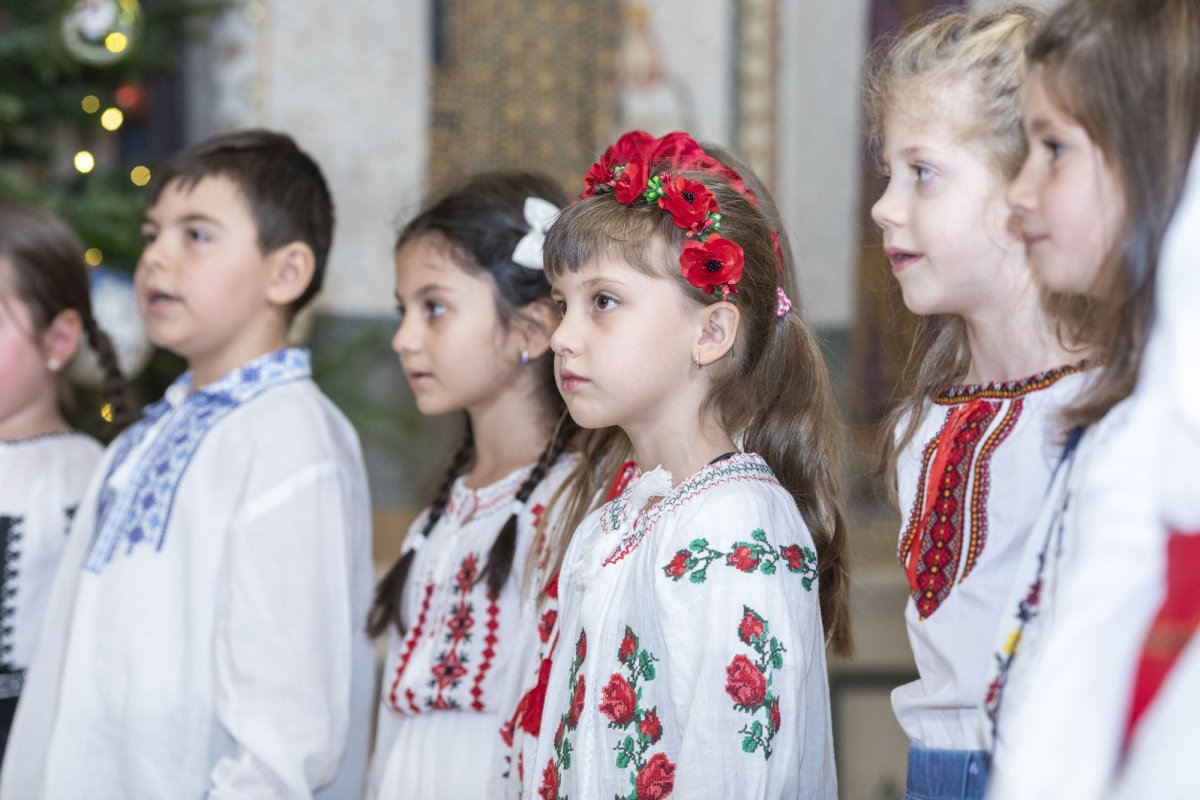 Primii colindători la Reședința Patriarhală din București 281328