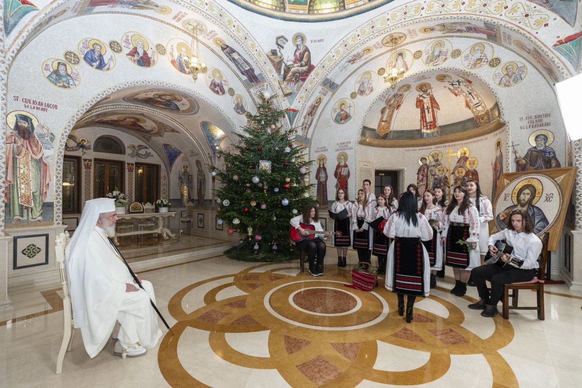 Primii colindători la Reședința Patriarhală din București 281339
