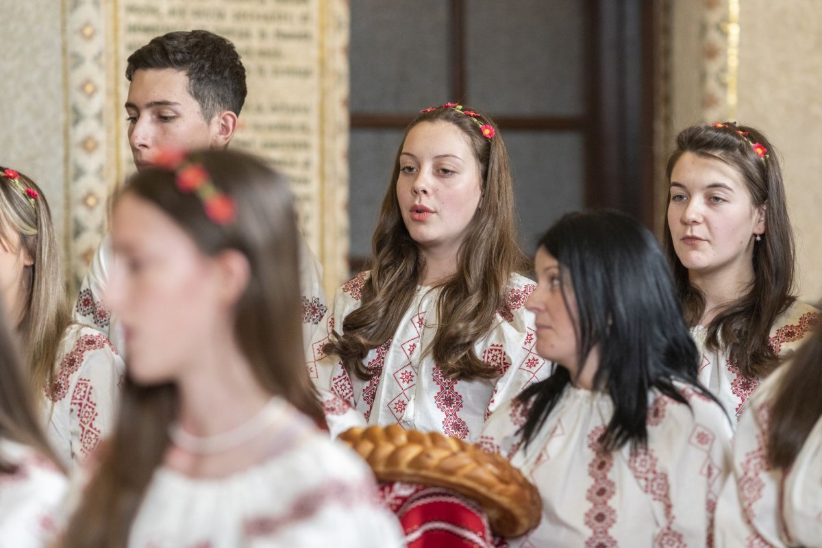 Primii colindători la Reședința Patriarhală din București 281345