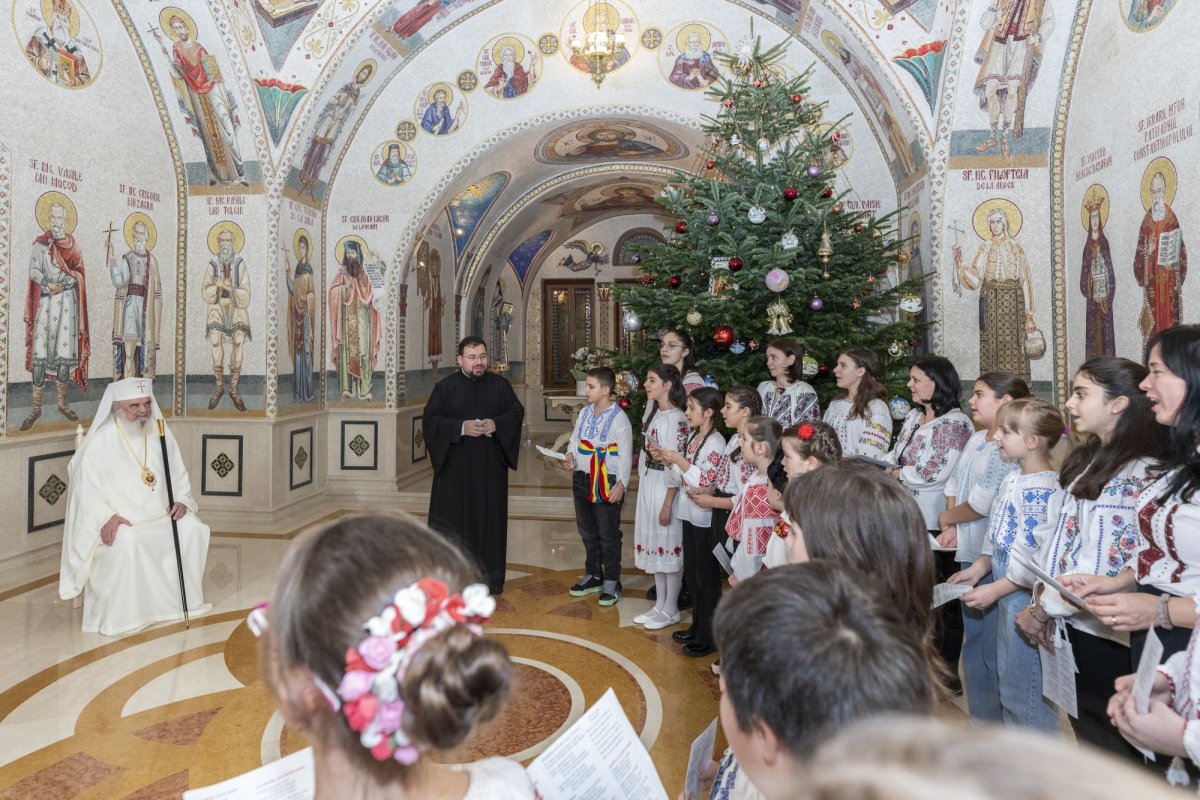 Primii colindători la Reședința Patriarhală din București 281351