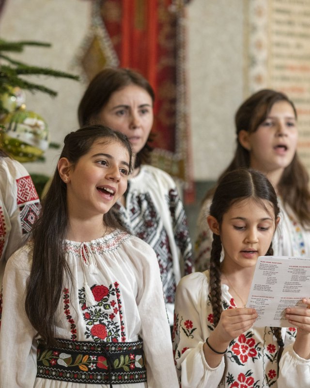 Primii colindători la Reședința Patriarhală din București 281355