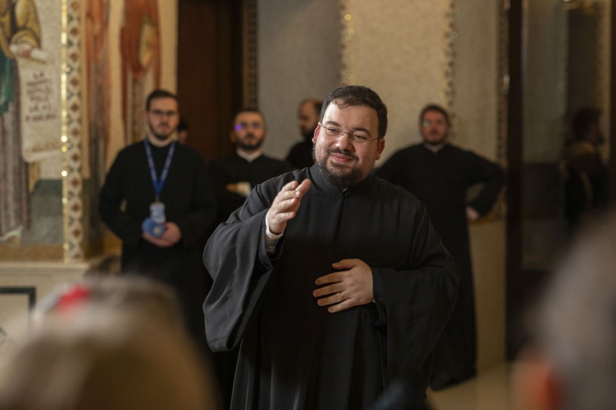 Primii colindători la Reședința Patriarhală din București 281356