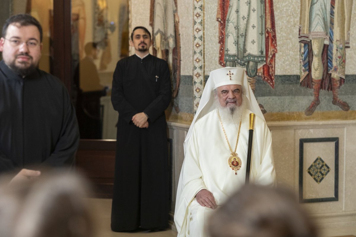 Primii colindători la Reședința Patriarhală din București 281357