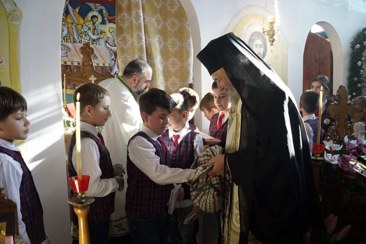 Cuviosul Daniil Sihastrul pomenit la biserica sa de la Dunăre  281288