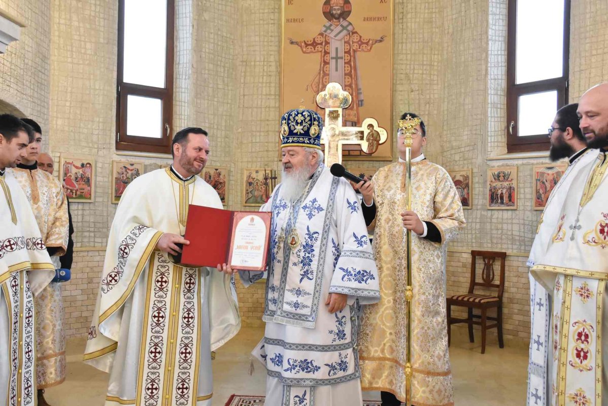 Sfințirea casei parohiale din Beclean  281213