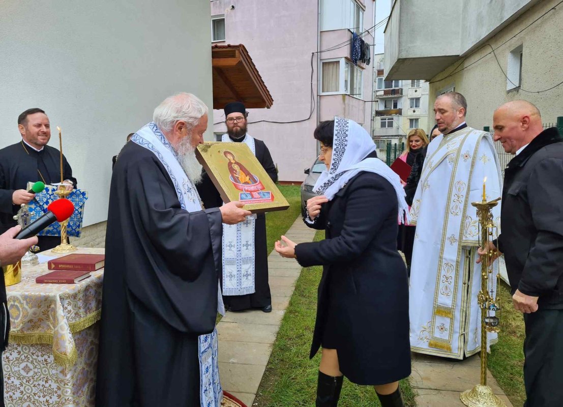 Sfințirea casei parohiale din Beclean  281215