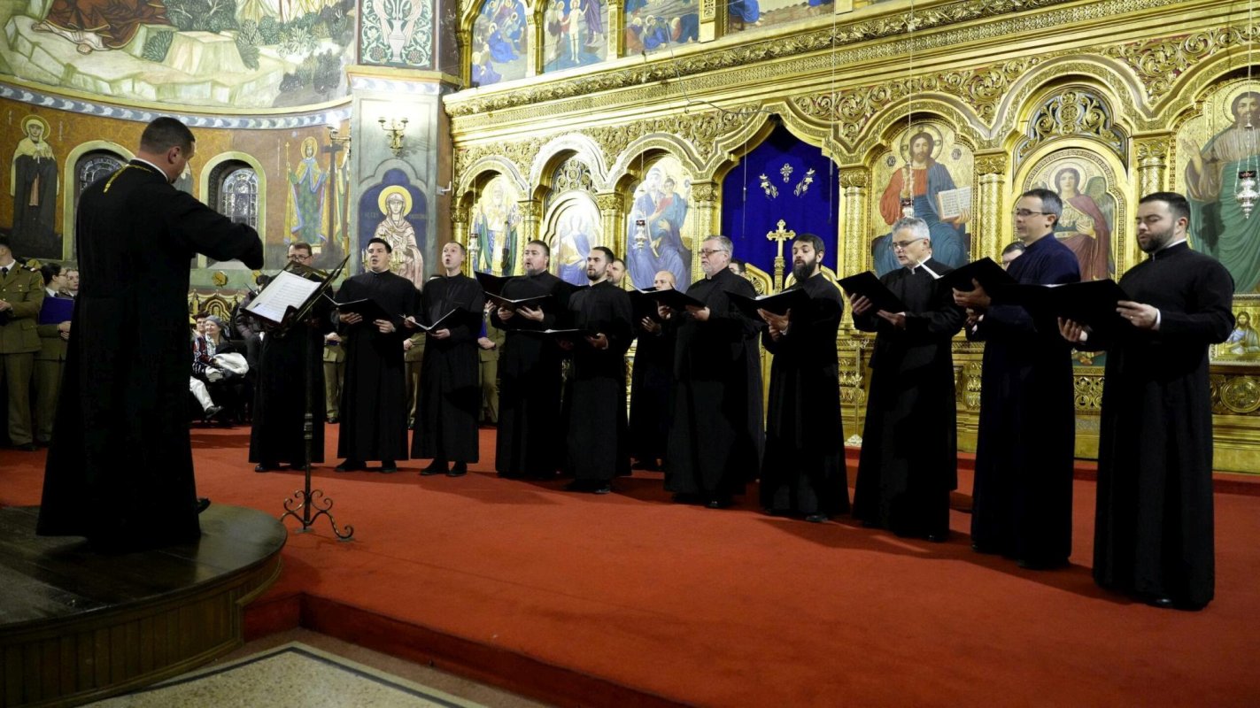 Sute de colindători la Catedrala Mitropolitană din Sibiu 281241