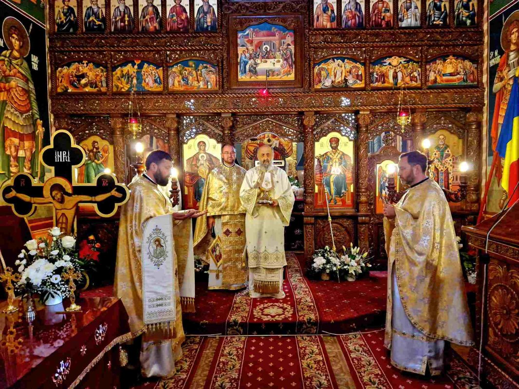 Instalarea noului paroh la Cristeşti I, Mureş 281399