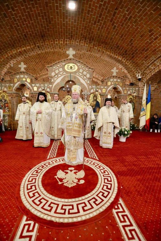 Sfânta Liturghie la Catedrala Episcopală „Sfânta Treime” 281402