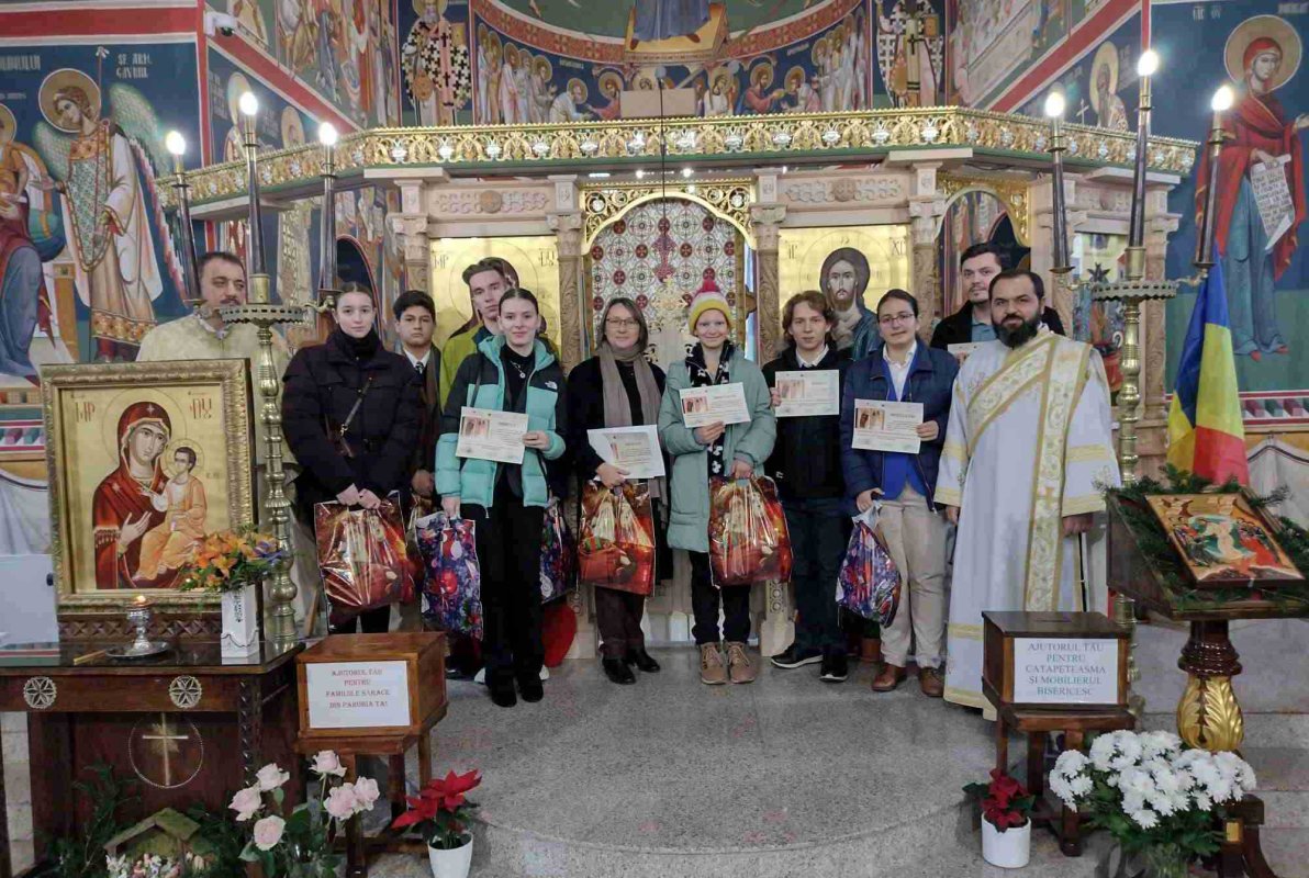 Tineri premiați și concert de colinde la Parohia Iancu Vechi-Mătăsari 281414
