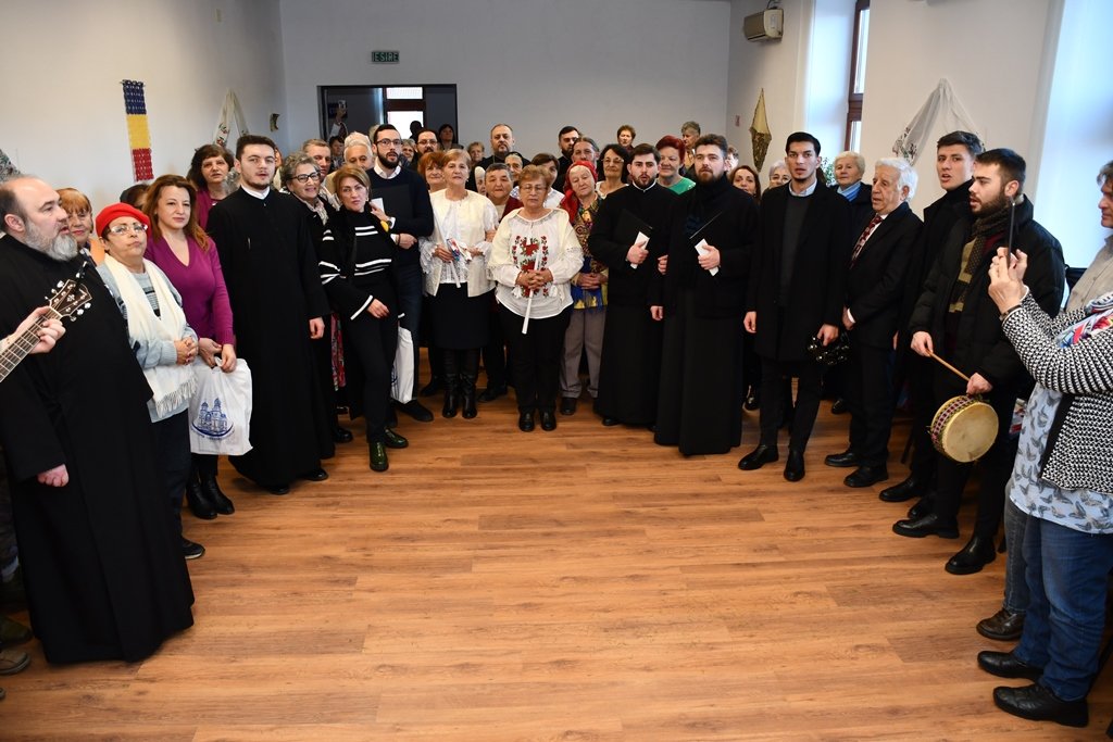 Colinde la centrele sociale și unitățile medicale din Reșița și Oravița 281675