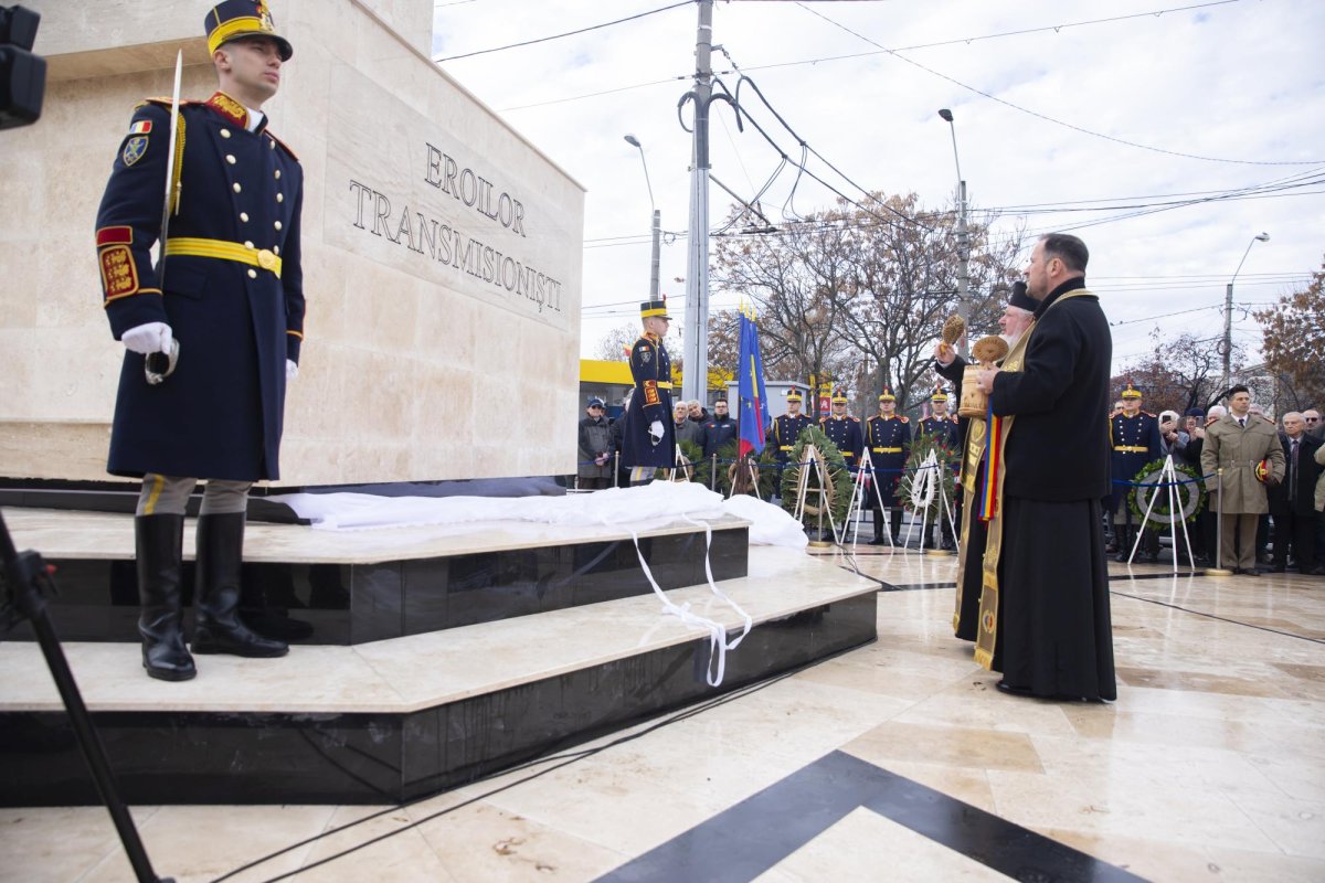 Monument dedicat eroilor transmisioniști inaugurat în București 281643