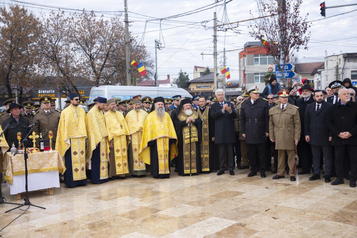 Monument dedicat eroilor transmisioniști inaugurat în București 281653