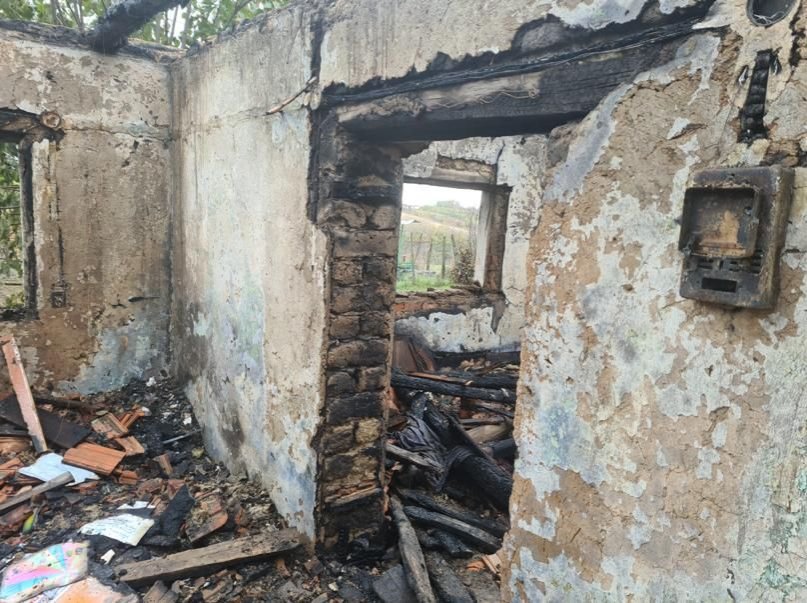 Ajutor pentru o familie care a rămas fără casă 281824