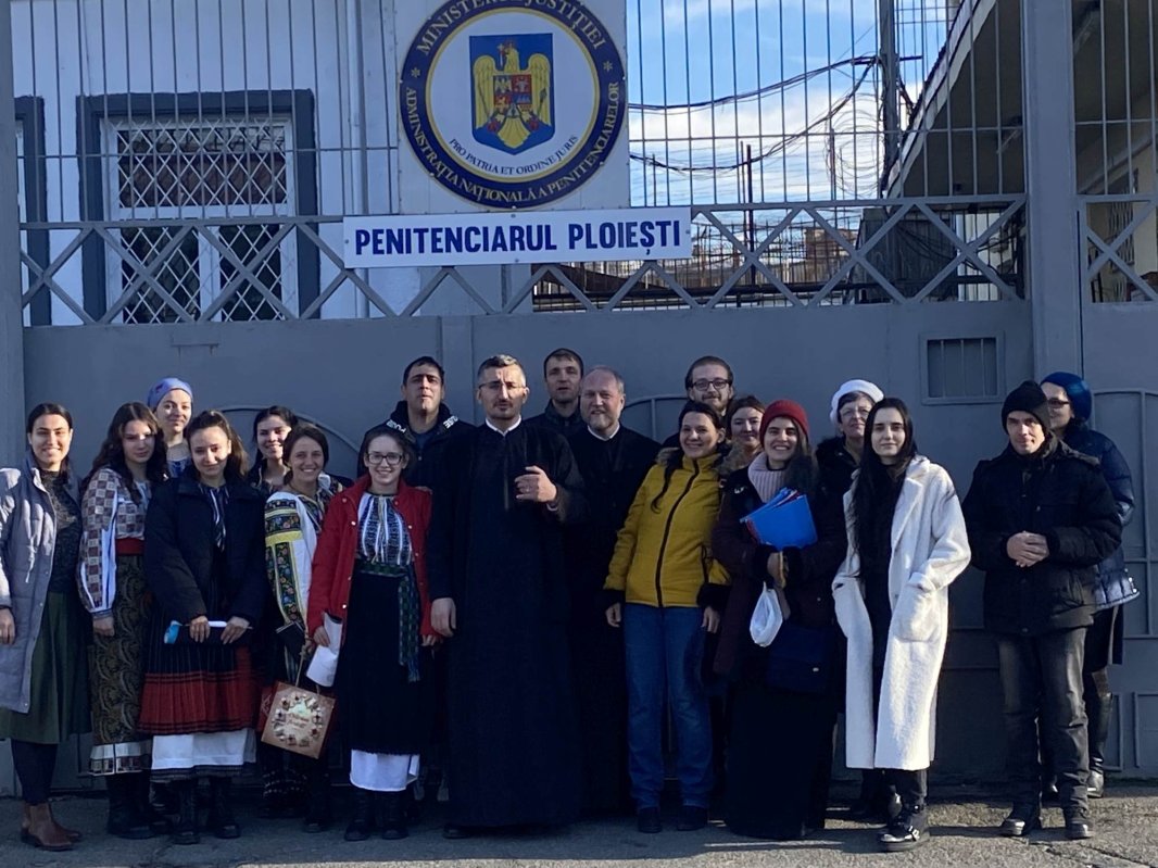 Colinde în penitenciarele din Ploiești și Târgșor 281860
