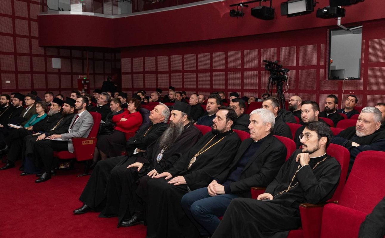 Simpozion despre teologia darului la Alexandria 281999