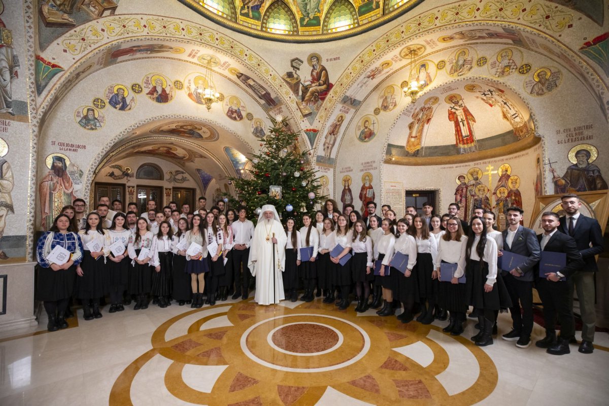 Ultimii colindători la Patriarhul României 282103