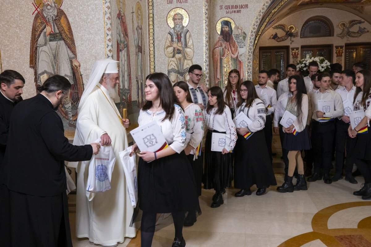 Ultimii colindători la Patriarhul României 282104