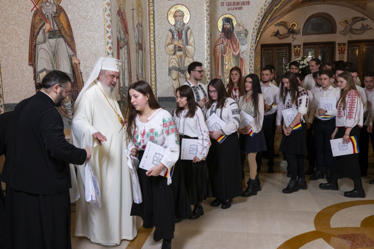 Ultimii colindători la Patriarhul României 282105