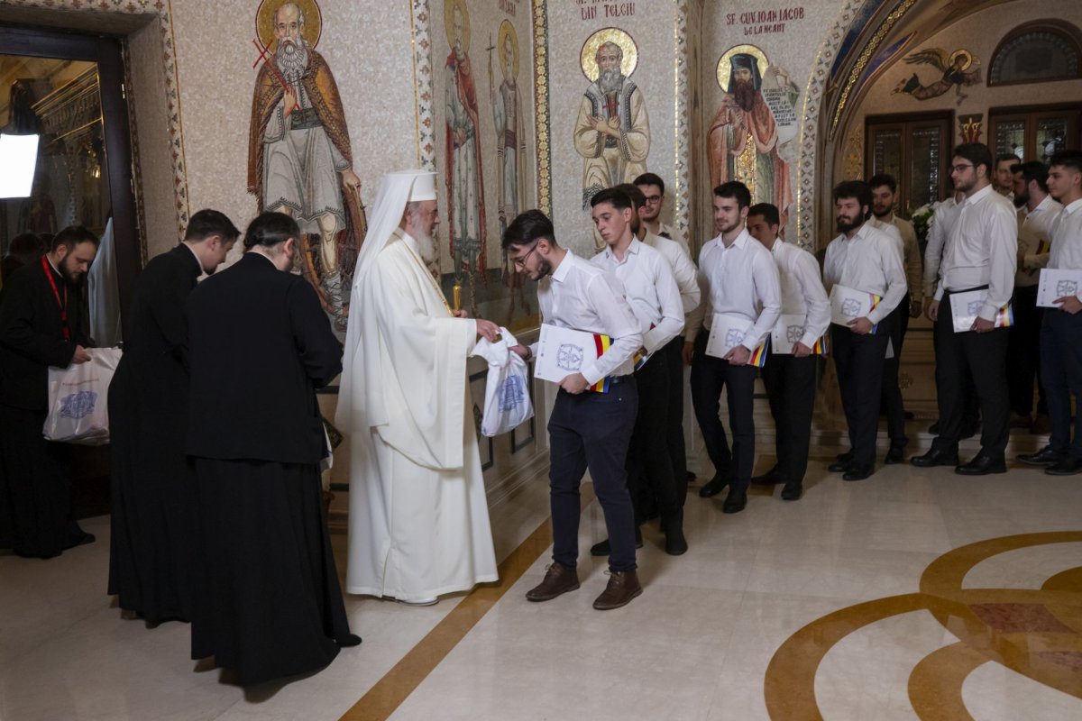 Ultimii colindători la Patriarhul României 282106
