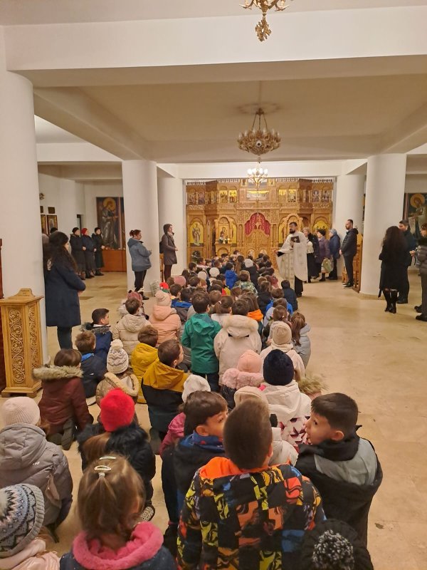 Copiii din parohia bucureșteană Gherghiceanu s‑au pregătit de Crăciun 282149