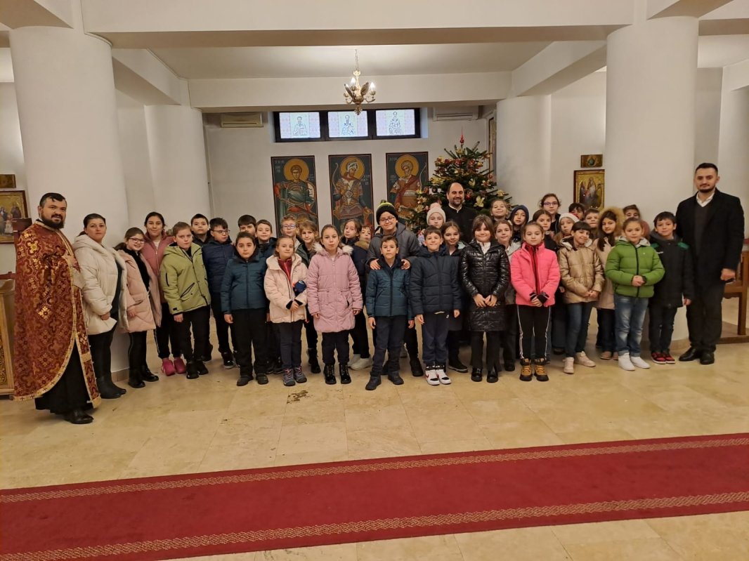 Copiii din parohia bucureșteană Gherghiceanu s‑au pregătit de Crăciun 282150