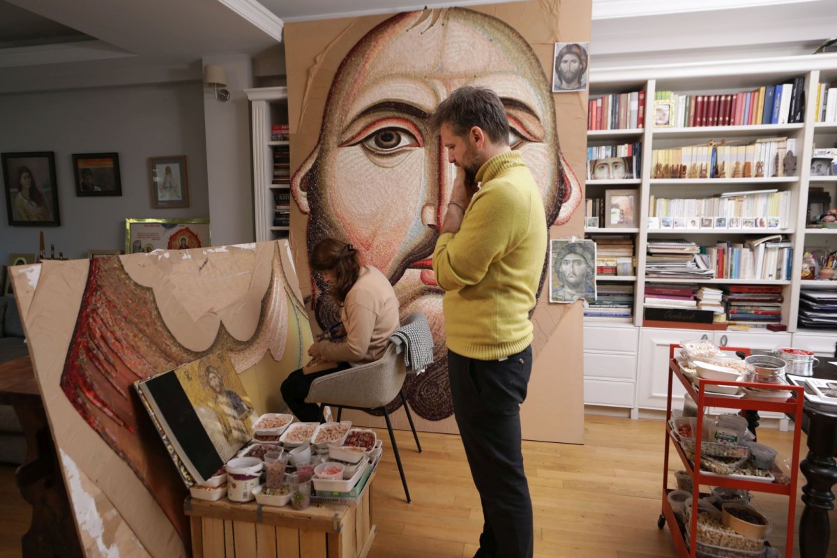 Icoana Pantocrator a Catedralei Naţionale prinde contur în prag de Crăciun 282224