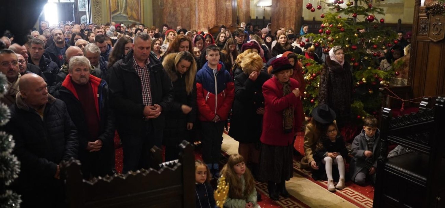 Liturghie arhierească la Alba Iulia, la praznicul Naşterii Domnului 282442