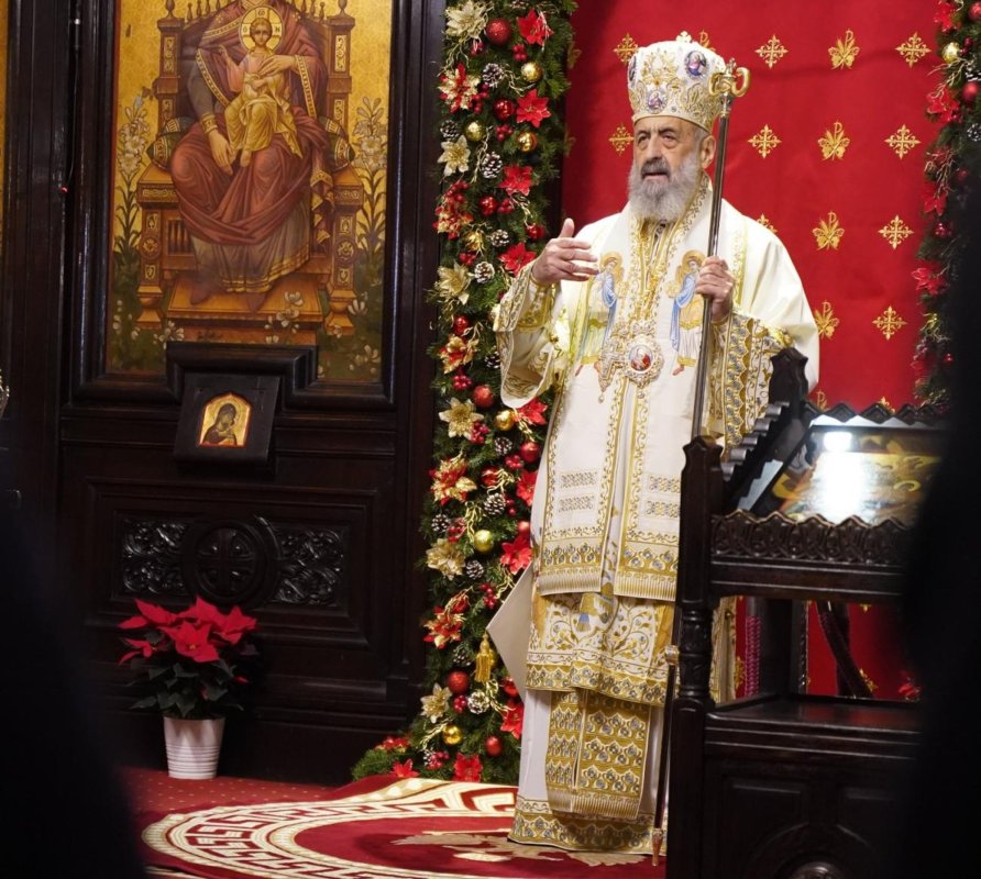 Liturghie arhierească la Alba Iulia, la praznicul Naşterii Domnului 282443