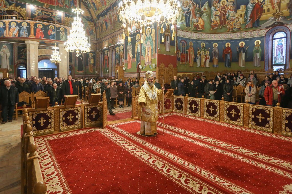 Nașterea Domnului sărbătorită de credincioșii buzoieni 282446